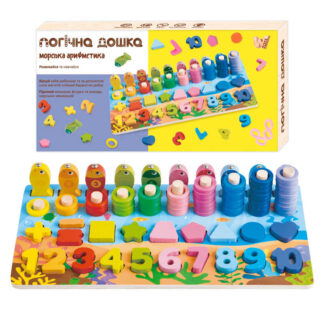 Дошка логічна 32521 (40) "WToys", дерев`яна, сортер, магнітна риболовля, цифри англійською, дерев`яні кілочки, геометричні фігури, кільця, в коробці