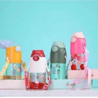 Пляшка для води C 59540 4 кольори, пластикова, наліпки, трубочка, ремінець, пластикова застібка,...