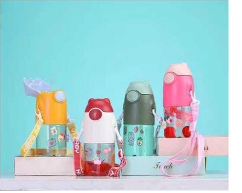 Пляшка для води C 59540 4 кольори, пластикова, наліпки, трубочка, ремінець, пластикова застібка,...